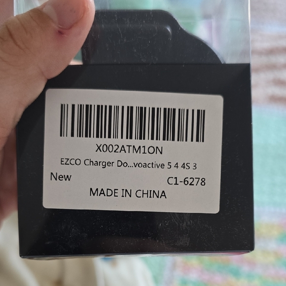 Garmin Charging Dock - Black - Picture 2 of 3